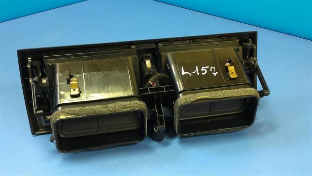 Дефлектор центральный в торпедо BMW X3 E83 64223415965