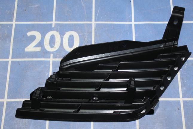 Решетка радиатора Nissan Primera P12E 62320AU300