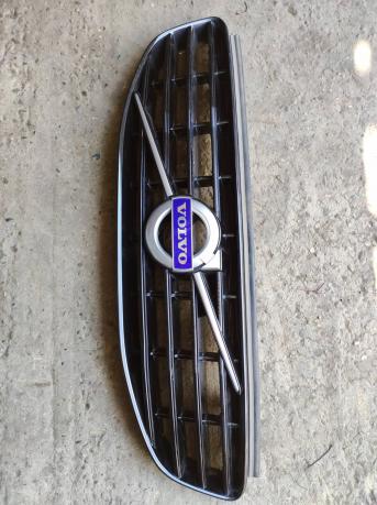 Декоративная решетка радиатора Volvo XC60 31425851