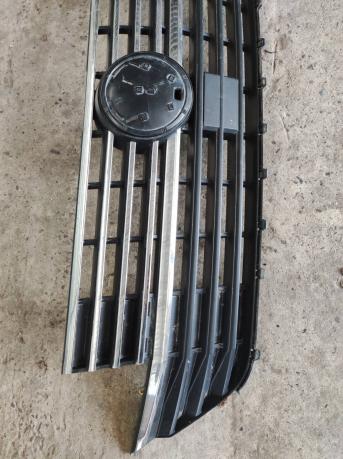 Декоративная решетка радиатора Volkswagen Transporter T6 7LA853651B