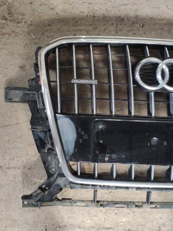 Декоративная решетка радиатора Audi Q5 8R0853651R