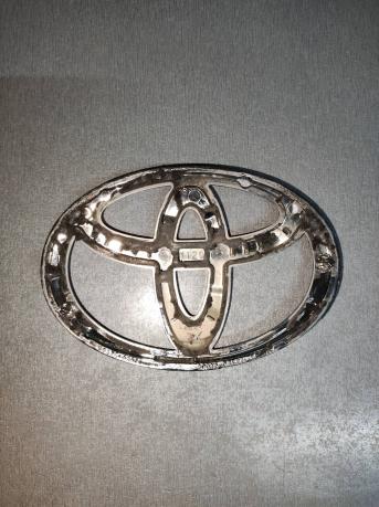 Эмблема крышки багажника Toyota Camry V70 9097502127