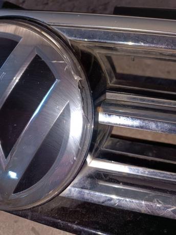 Решетка радиатора Volkswagen Tiguan 2 5NA853653