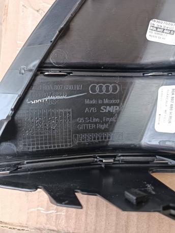 Накладка переднего бампера правая Audi Q5 80A807680H