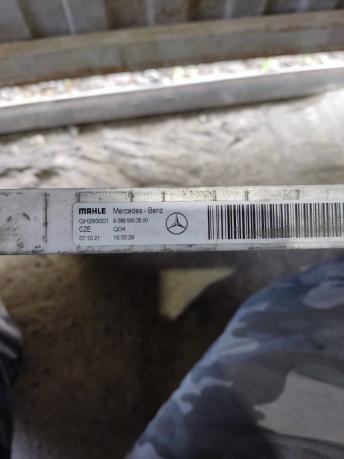Радиатор низкой температуры Mercedes W213 E A0995003500