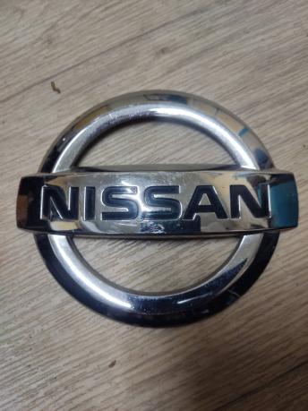 Эмблема крышки багажника Nissan X-Trail T32 848904CM2B