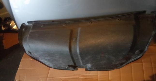 Обшивка крышки багажника Toyota Camry 40, 45 