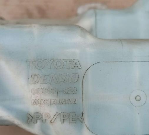 Бачок омывателя Toyota Fortuner с 2015г до 2021г 060851-528
