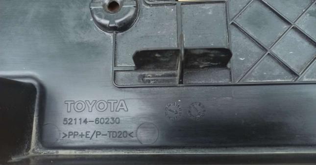 Накладка под номер Toyota Land Cruiser 200 с 2015г 52114-60230