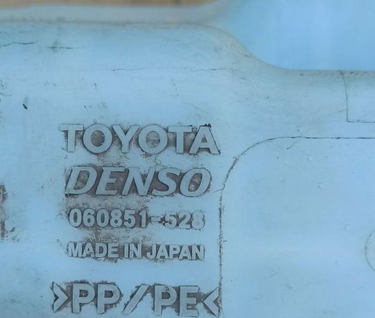 Бачок омывателя Toyota Fortuner с 2015г 060851-528