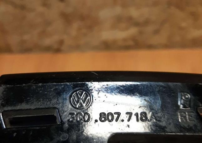 Указатель поворота в бампер правый VW Passat B6 3C0953042J