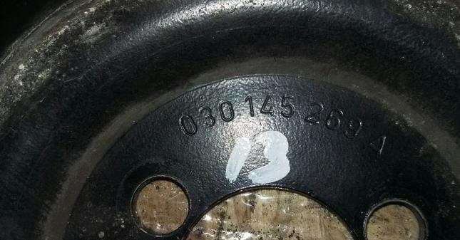 Шкив поликлинового ремня гур VW Гольф 4 Bora 030145269A