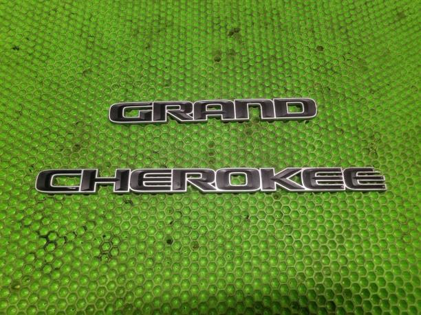Эмблема Jeep Grand Cherokee 