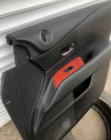 Обшивка двери передней правой Lexus RX 3 
