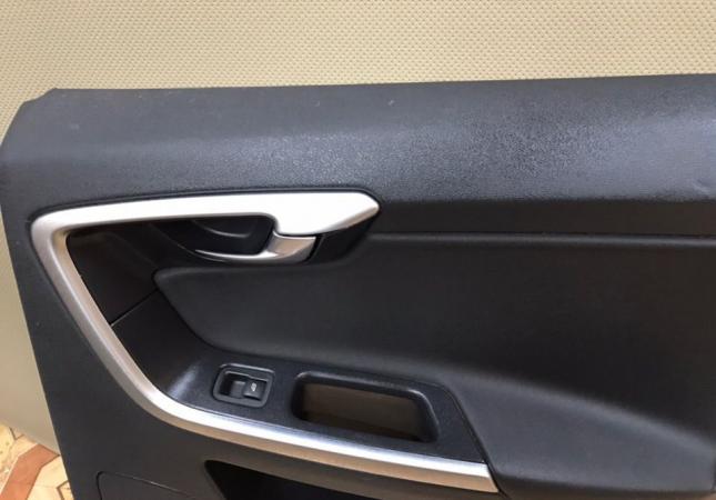 Обшивка двери задней правой Volvo XC60 2008-2017 
