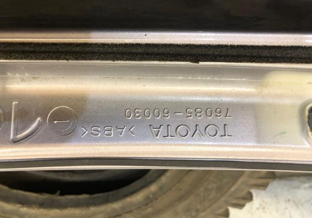 Спойлер (дефлектор) багажника Lexus LX 570 7608560030