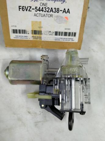 Доводчик двери багажника Lincoln Town Car F6VZ54432A38AA