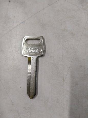 Ключ замка двери и зажигания Ford LTD 011-R0113