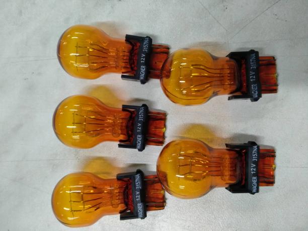 Лампы габарита и поворотника Ford F150 3157NA