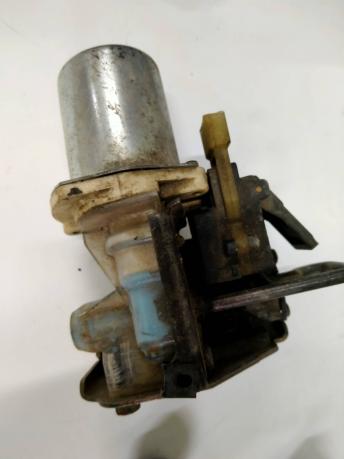 Доводчик двери багажника Lincoln Town Car 2 F6VZ54432A38AA