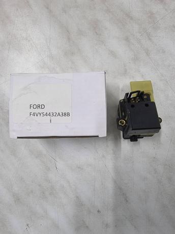 Датчик закрывания багажника Lincoln Town Car F4VY54432A38B