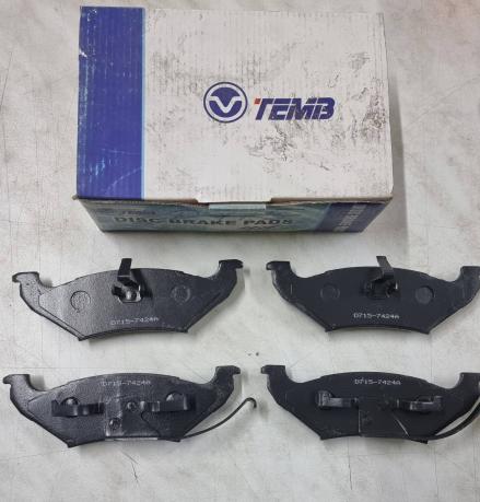 Тормозные колодки, задние Dodge Caravan 1997-2000 D7157424A