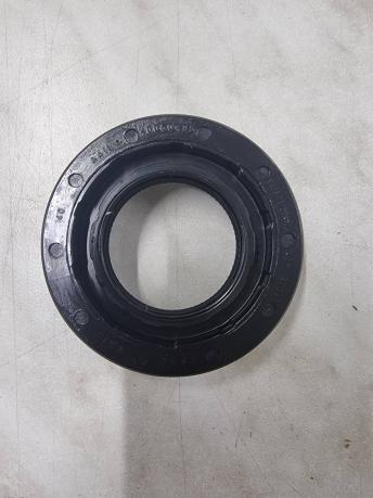 Сальник привода Chevrolet TrailBlazer 2002-2009 19257296