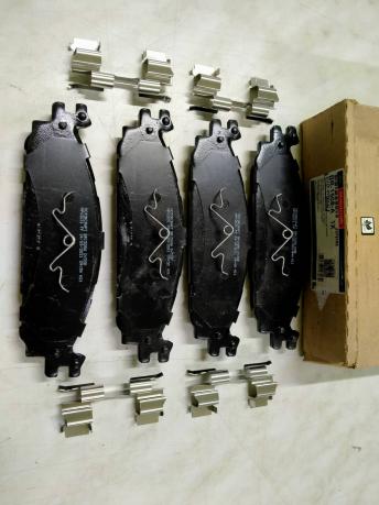 Тормозные колодки передние Ford Explorer 5 EU2Z-2V001-D
