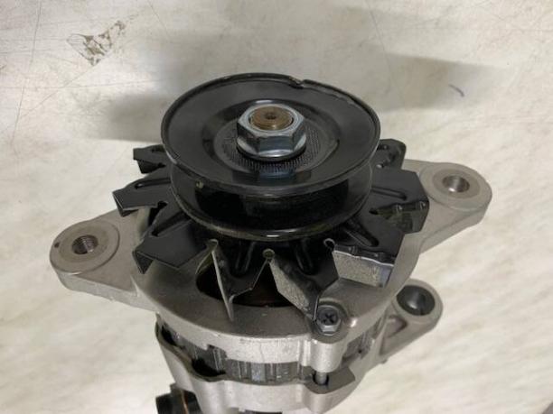 Генератор Hyundai HD 2010 - 2020 3730041012