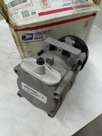 Компрессор кондиционера Ford Crown Victoria 58129