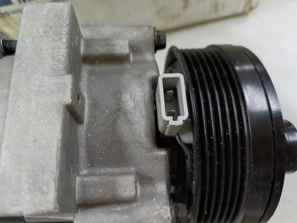 Компрессор кондиционера Ford Crown Victoria 58129