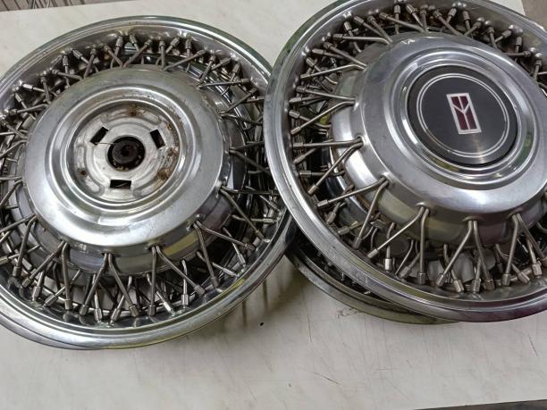 Колпак колеса Oldsmobile 88 1530153