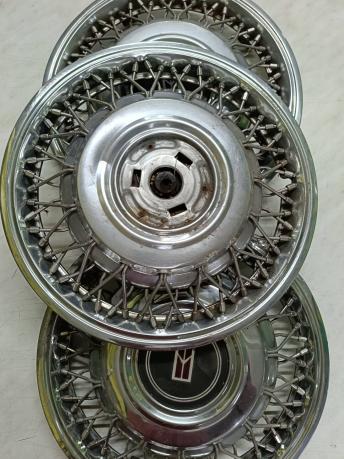Колпак колеса Oldsmobile 88 1530153