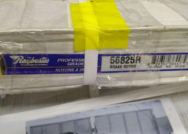 Передний тормозной диск chevrolet tahoe 840 56825R