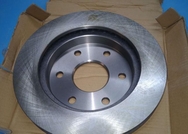 Передний тормозной диск chevrolet tahoe 840 56825R