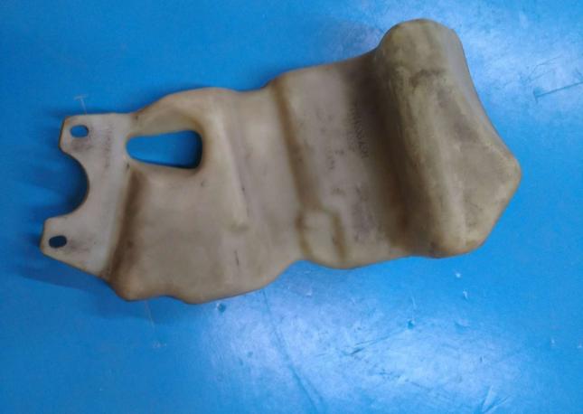 Бачок омывателя chevrolet lumina 22144532