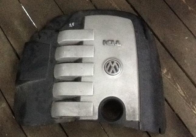 Декоративная крышка двигателя для VW Туарег 2.5 