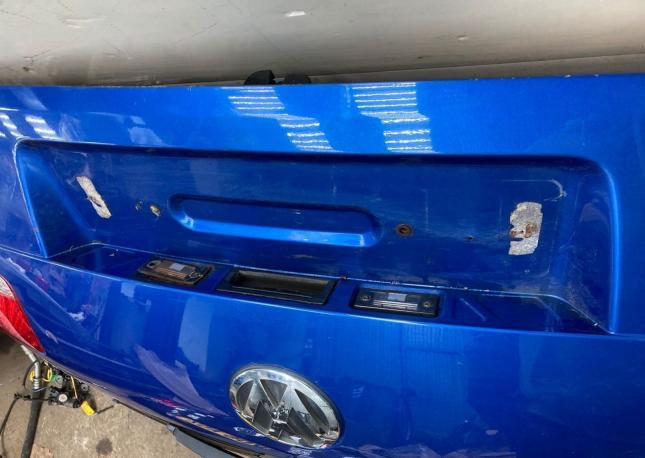 Дверь, крышка багажника синяя volkswagen touareg 