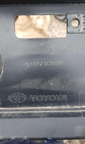 Решетка переднего бампера Toyota Corolla E210 53112-02B50