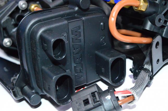 Компрессор пневмоподвески Audi A8 D5 4N в сборе 4N0616005