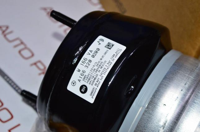 Пневмобаллон передний правый MB ML W166 GL X166 A1663200200