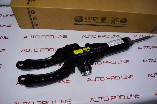 Амортизатор передний левый VW Touareg 7L Audi Q7 7L6413031R