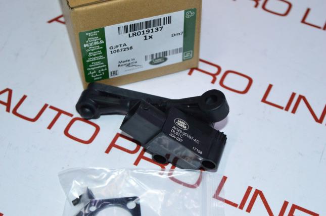 Датчик уровня подвески LR Discovery 3 L319 LR019137