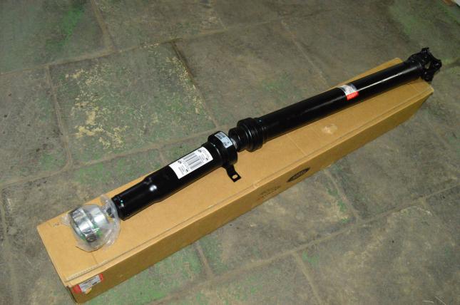 Задний карданный вал Land Rover Discovery 3 4 L319 LR037027
