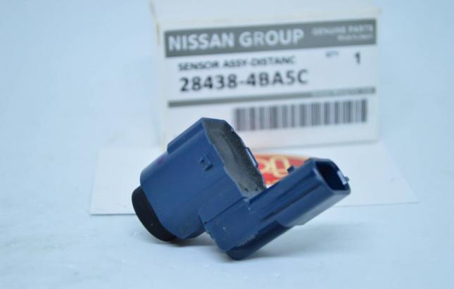 Датчик парковки Nissan T32 QX80 28438-4BA5C 3pin 28438-4BA5C