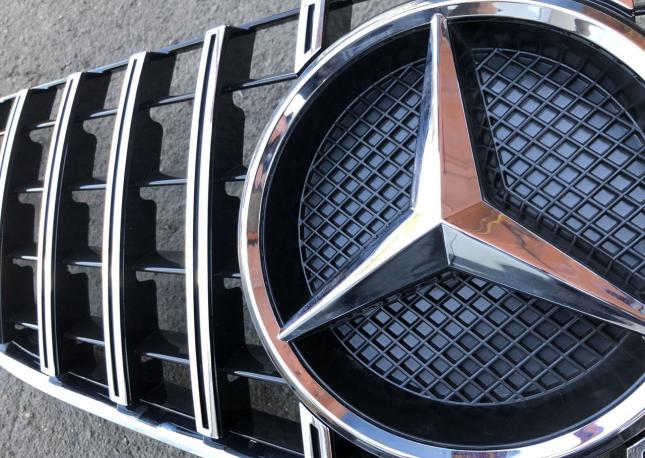 Решетка на Mercedes E207 GT AMG купэ рестайлинг 