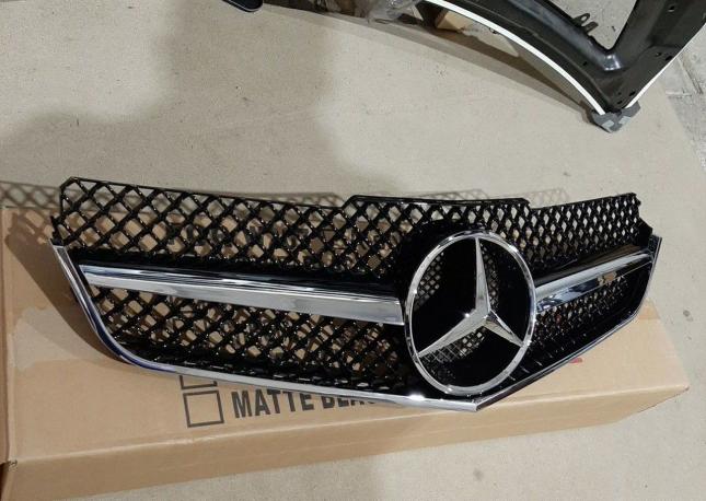 Решетка радиатора AMG пакет на Mercedes W207 купе 
