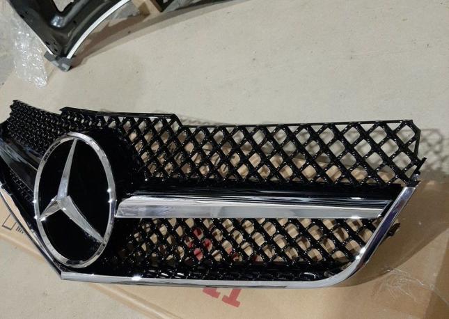 Решетка радиатора AMG пакет на Mercedes W207 купе 