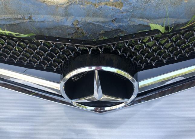Mercedes W207 решётка радиатора 