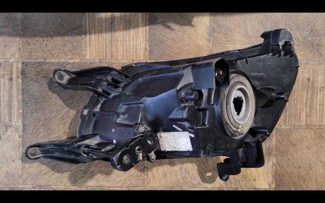 Фары противотуманная правая Kia Optima 3 922022T530